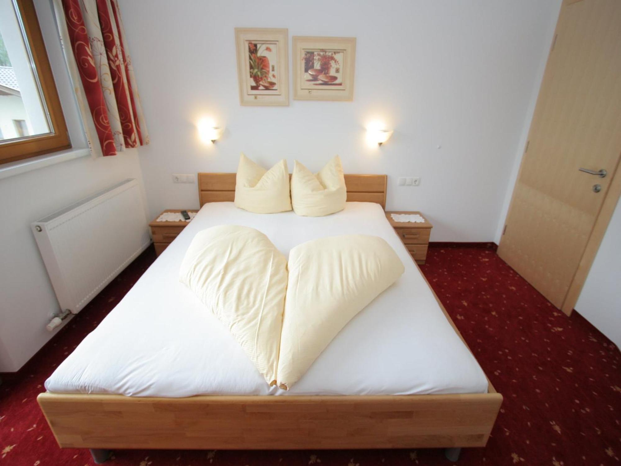Spacious Apartment in Uderns near Ski Area Exterior foto