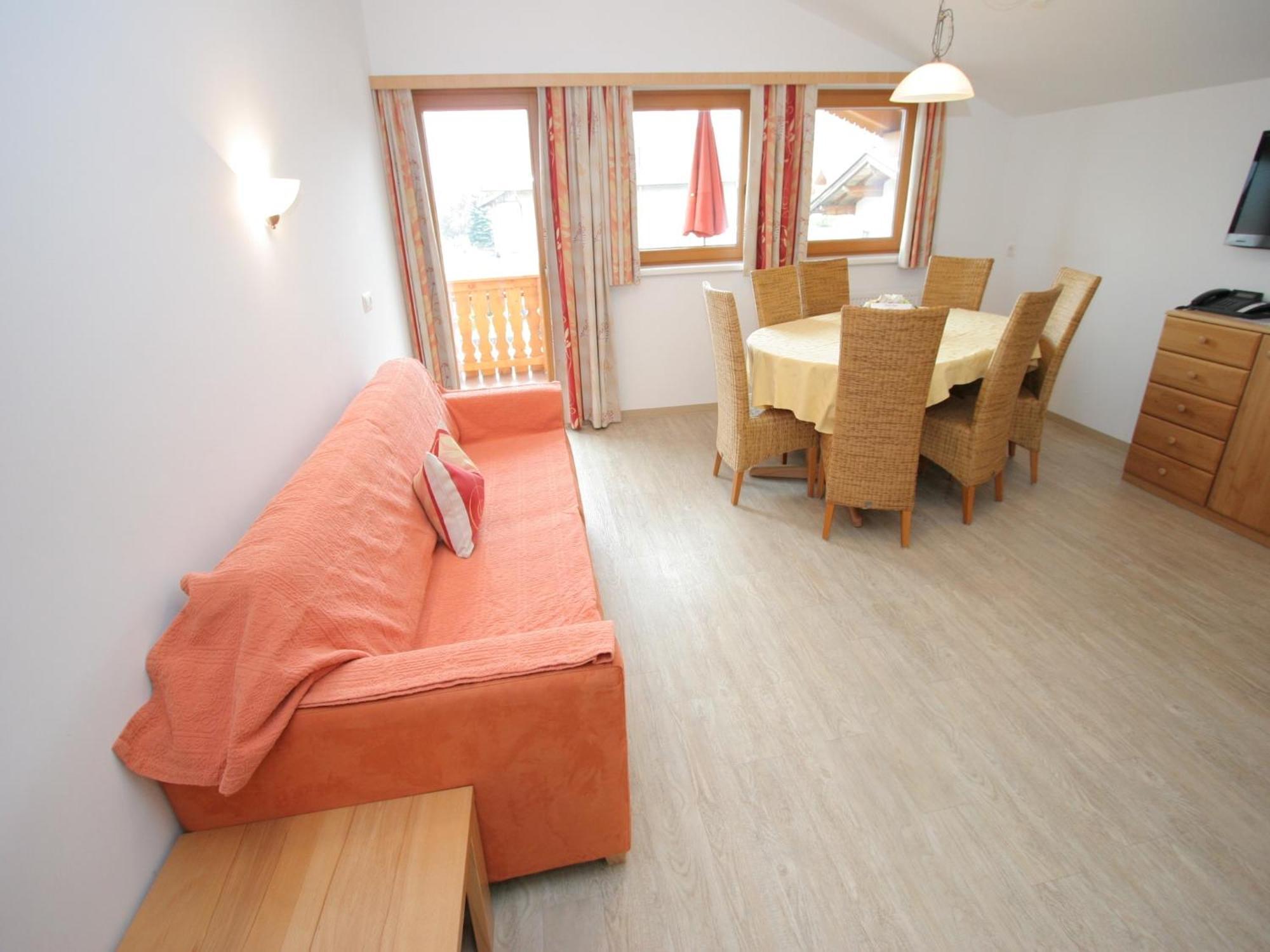 Spacious Apartment in Uderns near Ski Area Exterior foto