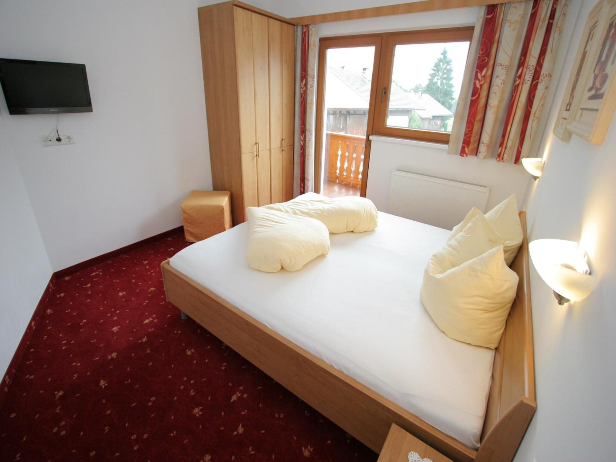 Spacious Apartment in Uderns near Ski Area Exterior foto