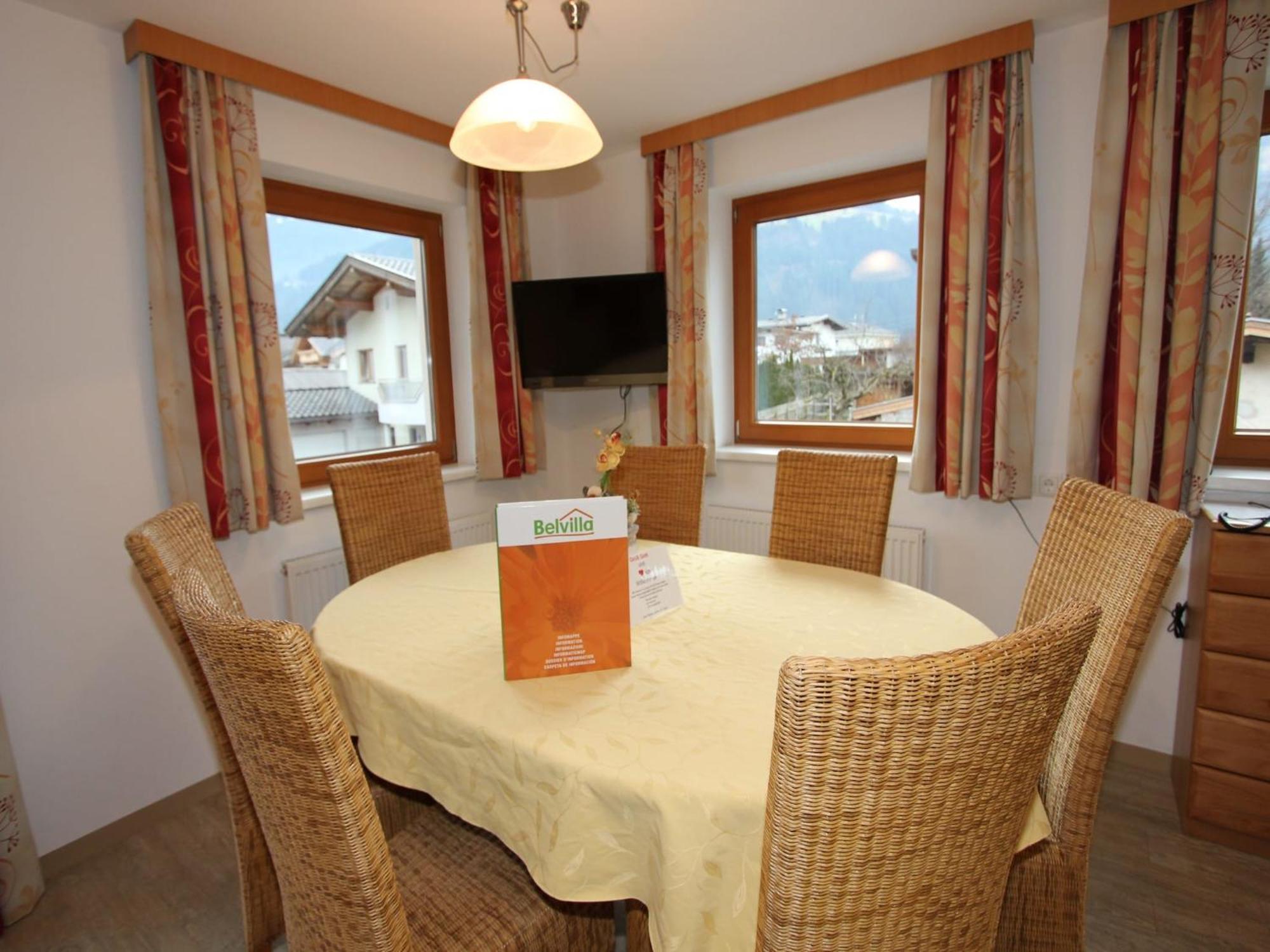 Spacious Apartment in Uderns near Ski Area Exterior foto
