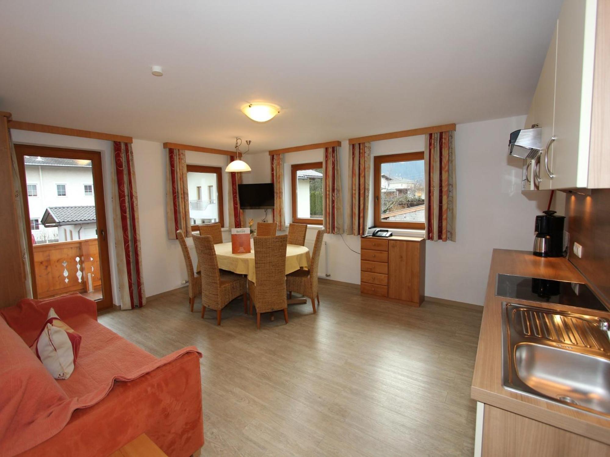 Spacious Apartment in Uderns near Ski Area Exterior foto