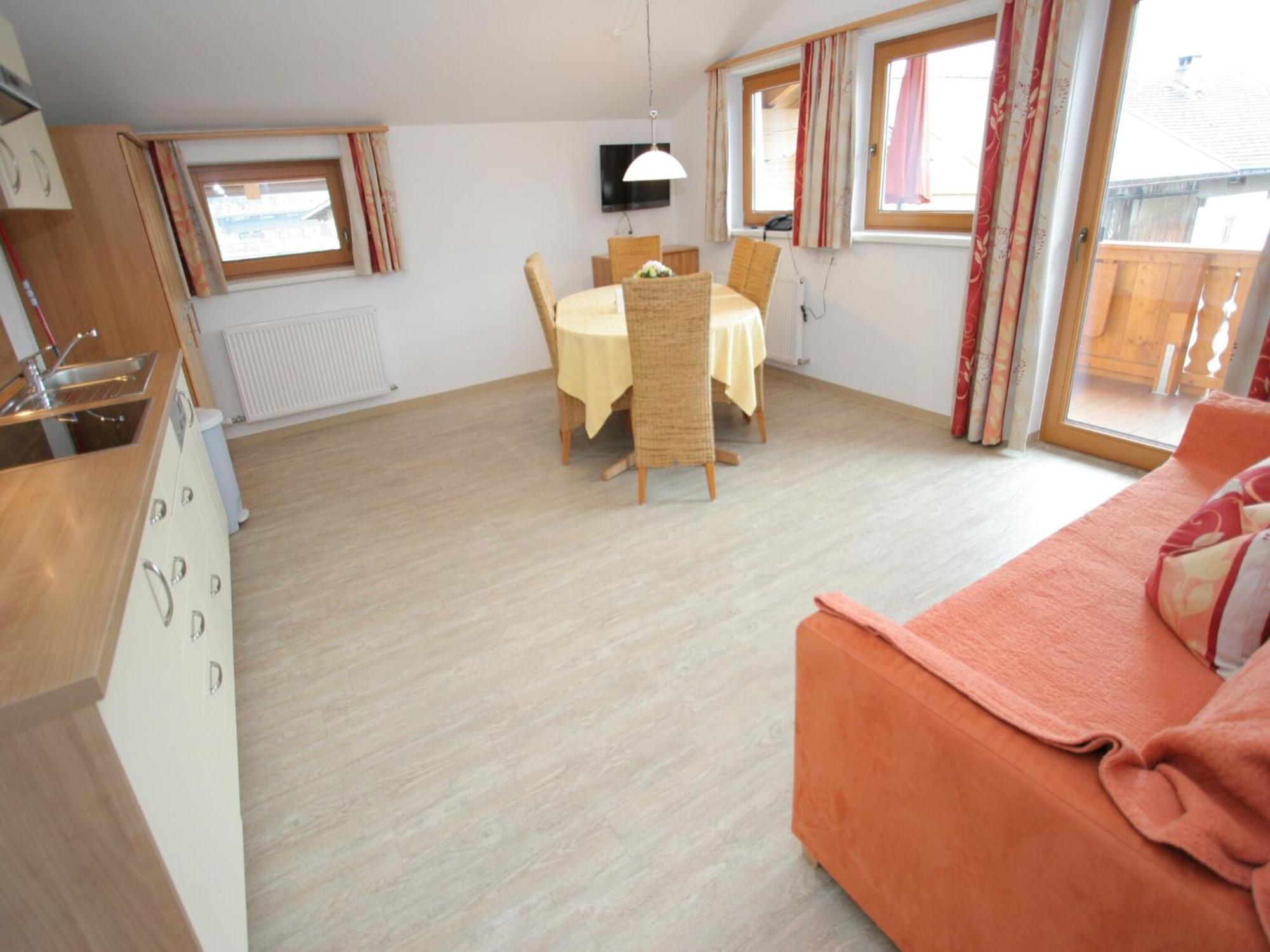 Spacious Apartment in Uderns near Ski Area Exterior foto